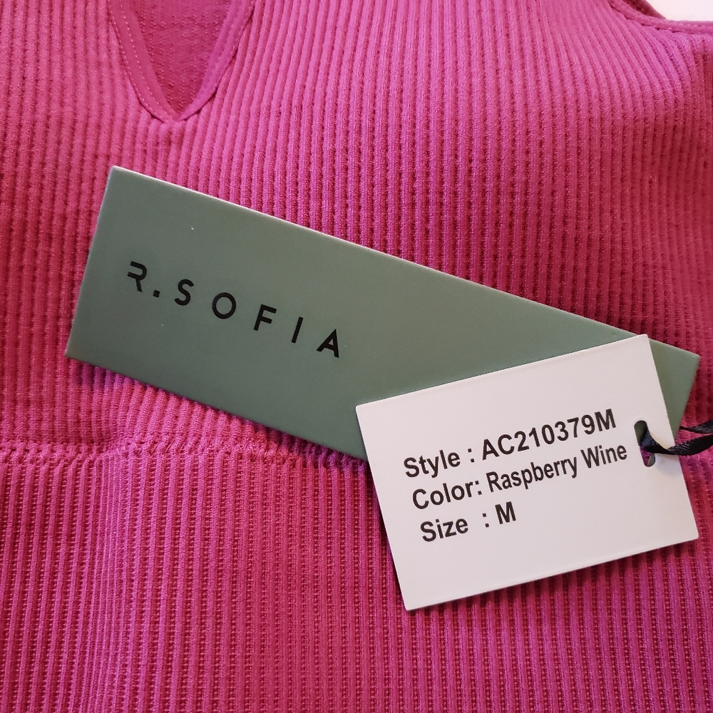 Ribbed Sports Bra Size Medium NWT Raspberry Wine Removable Padding R. Sofia - Picture 5 of 6